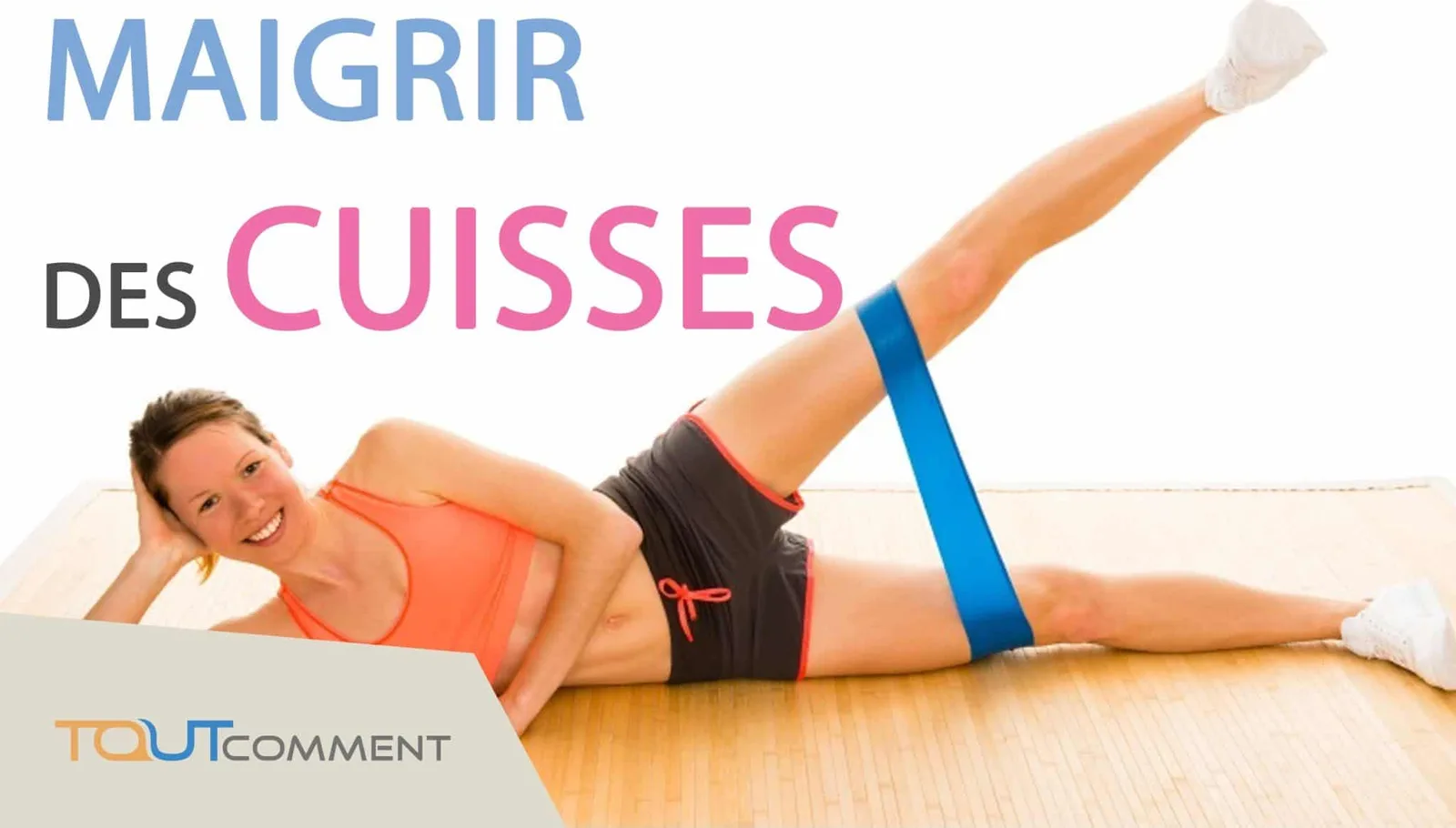Femme en tenue de sport réalisant des exercices de renforcement doux à la maison pour tonifier ses cuisses et sa sangle abdominale.